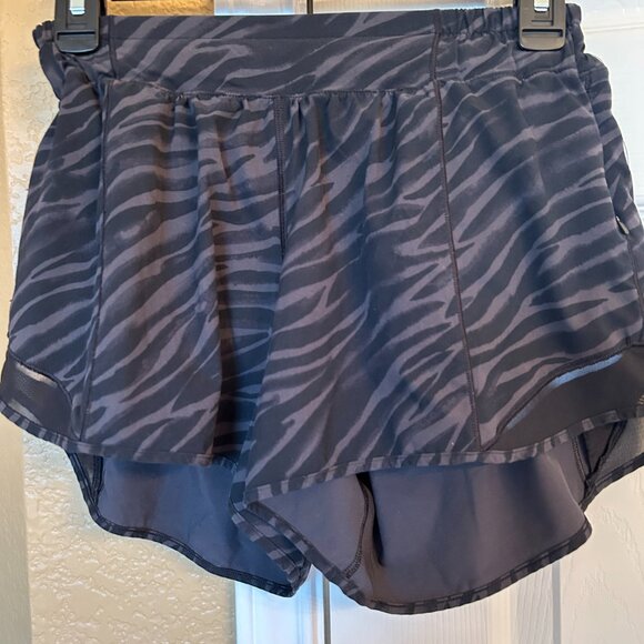 Lululemon Black Striped Hot Shorts - Size 6 (No Size but Measurements) - Picture 5 of 10